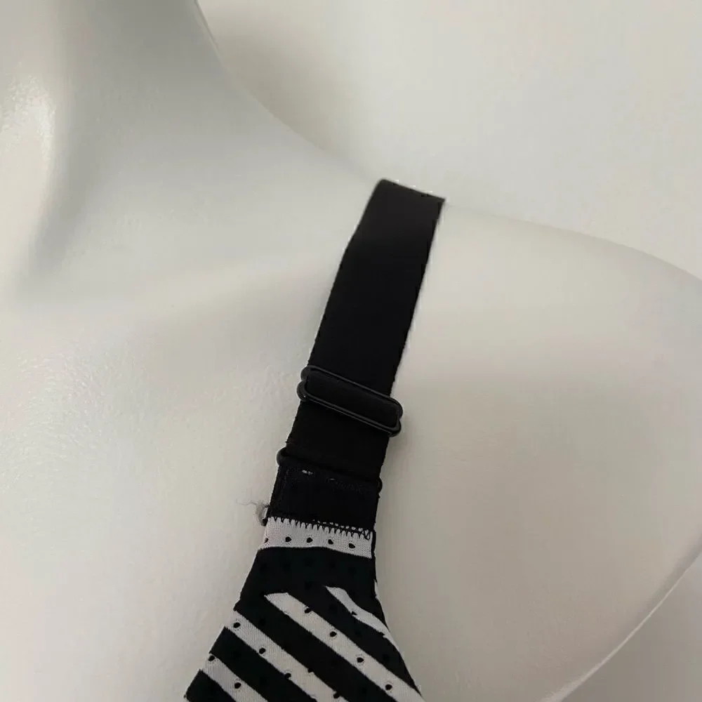 Victorias Secret Lightweight Sports Bra Adjustable Straps